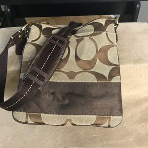 COACH crossbody small bag ! Tan and brown